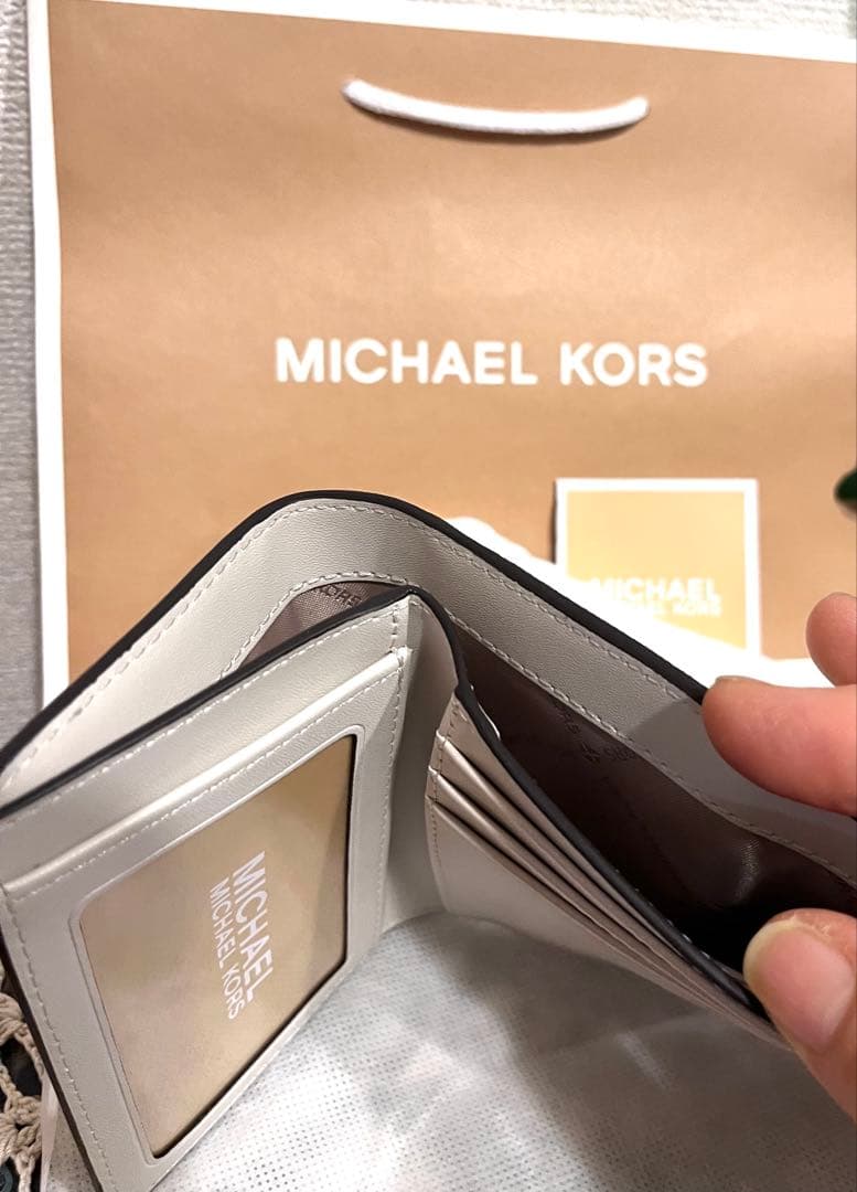 MICHAELKORS 三つ折り財布