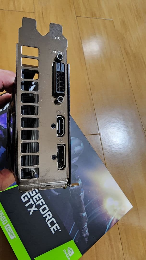 GeForce GTX 1660 Super 本体