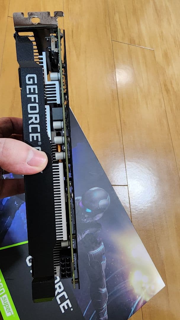 GeForce GTX 1660 Super 本体