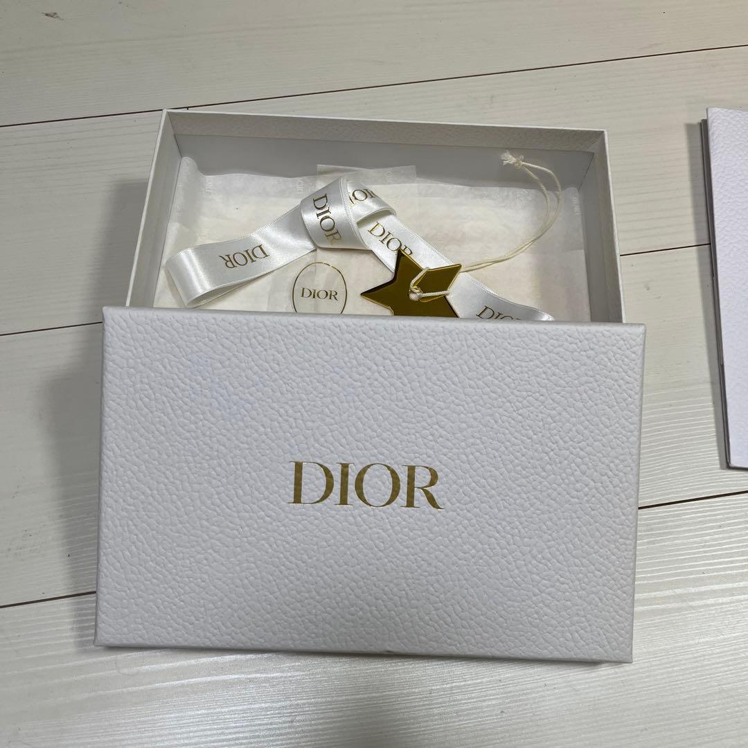 DIOR デザイナーブック、非売品ノート、ボックス、ショッパー、チャームのセット