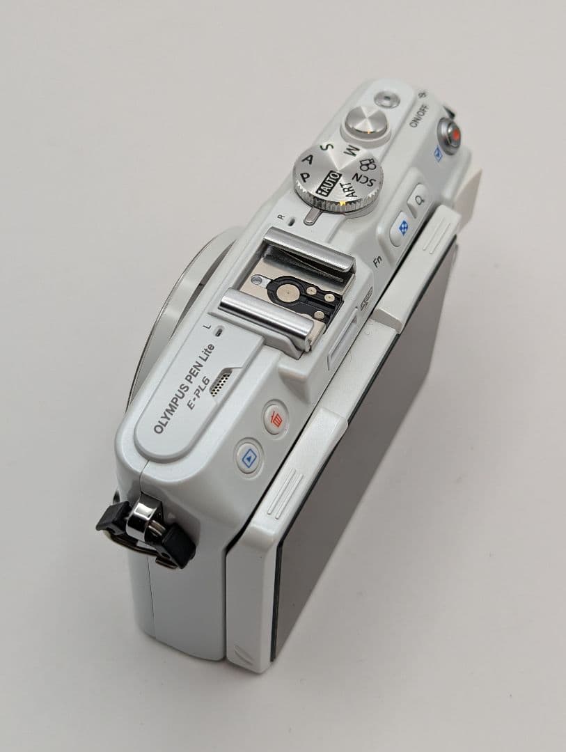 OLYMPUS PEN Lite E-PL6 ホワイト