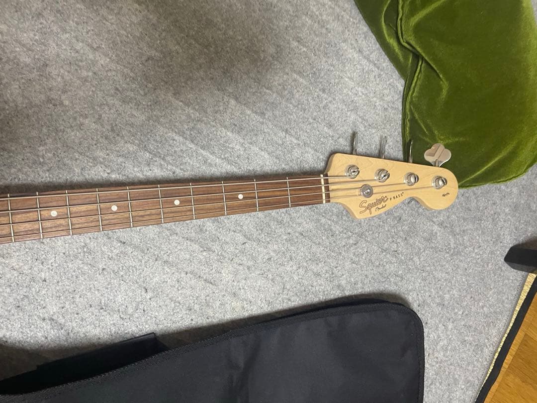 ウッタ楽器店調整済み！Squier by Fender Precision