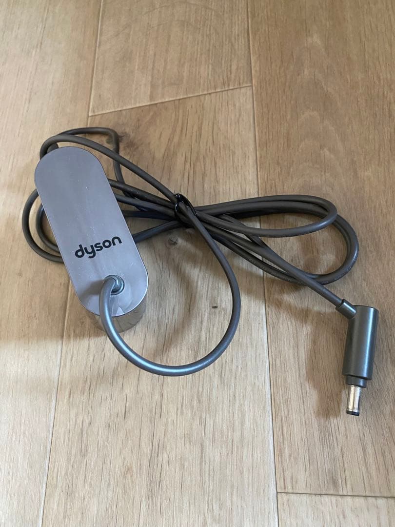 dyson V8 (SV10) コードレスクリーナー セット