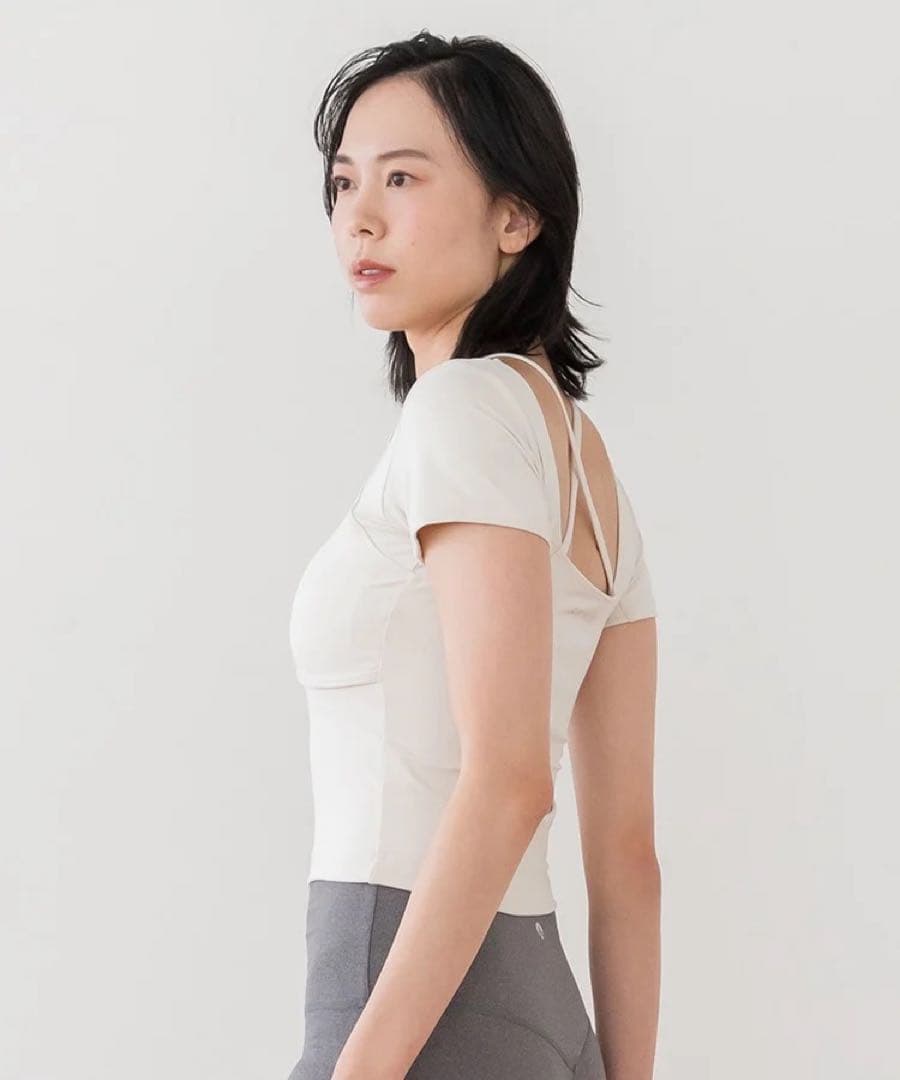 【新品】LAVA SUKALA カップ付きオープンネックTee M アイボリー