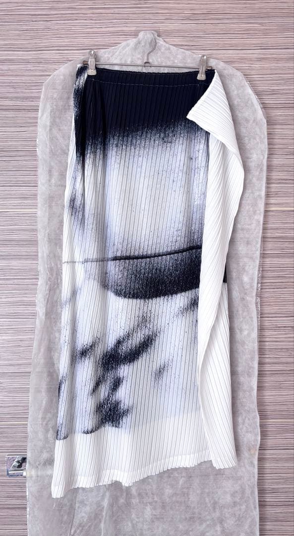 スカート 2025SS ISSEY MIYAKE SHADOW STUDY PLEATS