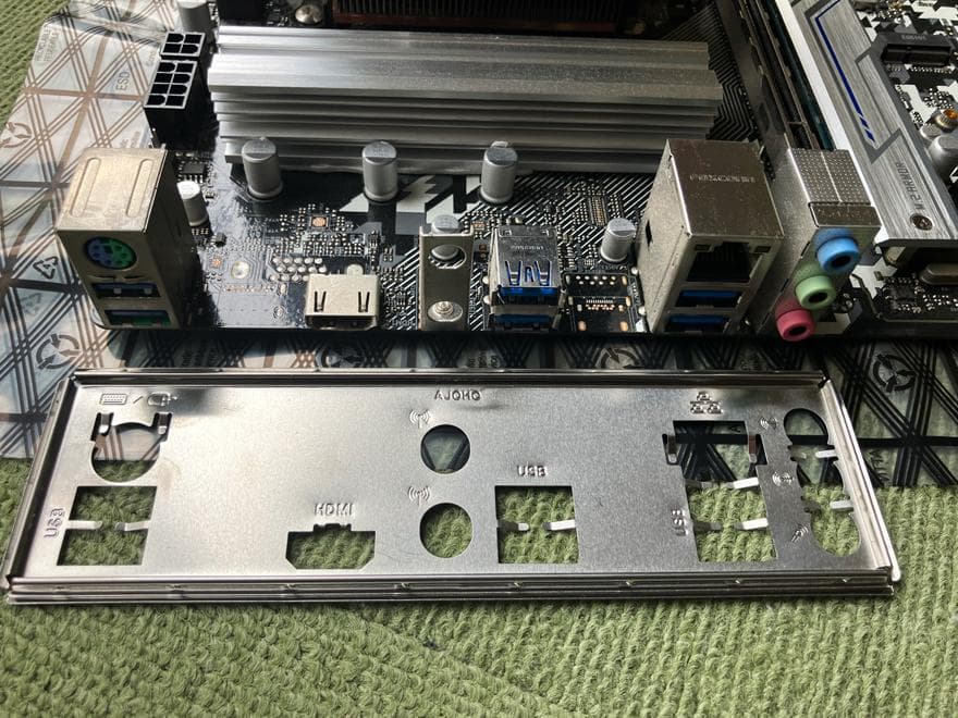 【ジャンク】Ryzen7 3700X / B550 TW / メモリ16G