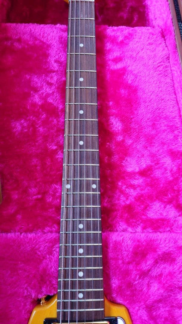 Epiphone ：1958 Korina Flying V