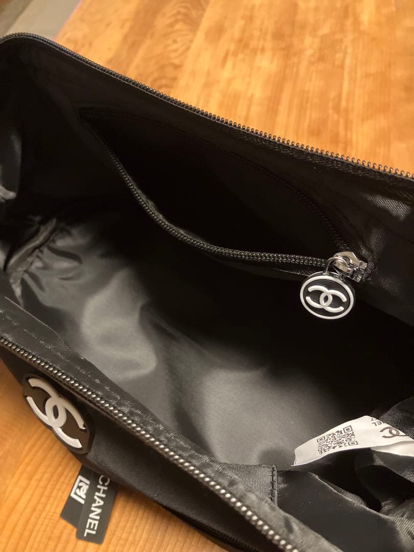 【非売品】CHANEL シャネルブラック ナイロン 大容量ポーチ
