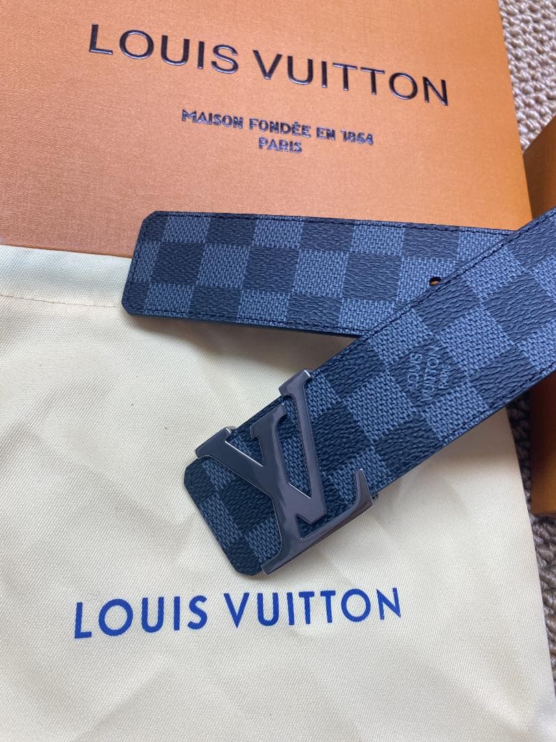 Louis Vuitton ブラックレザーベルト