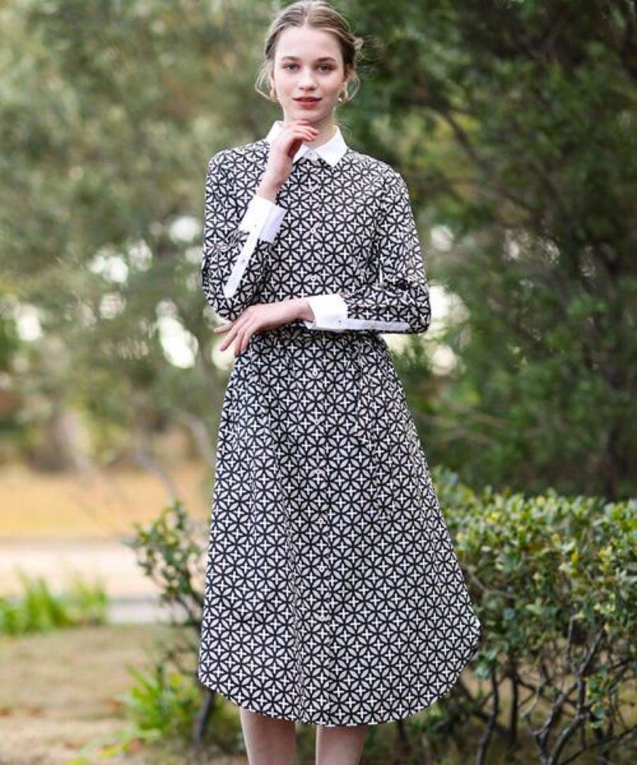 DRESSTERIOR【洗える】オーバーラップサークルプリントワンピース