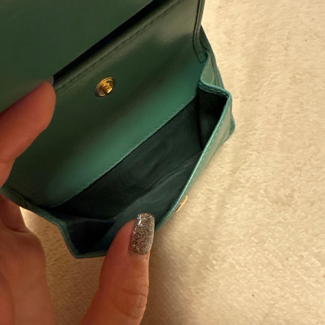 miu miu グリーン 二つ折り財布