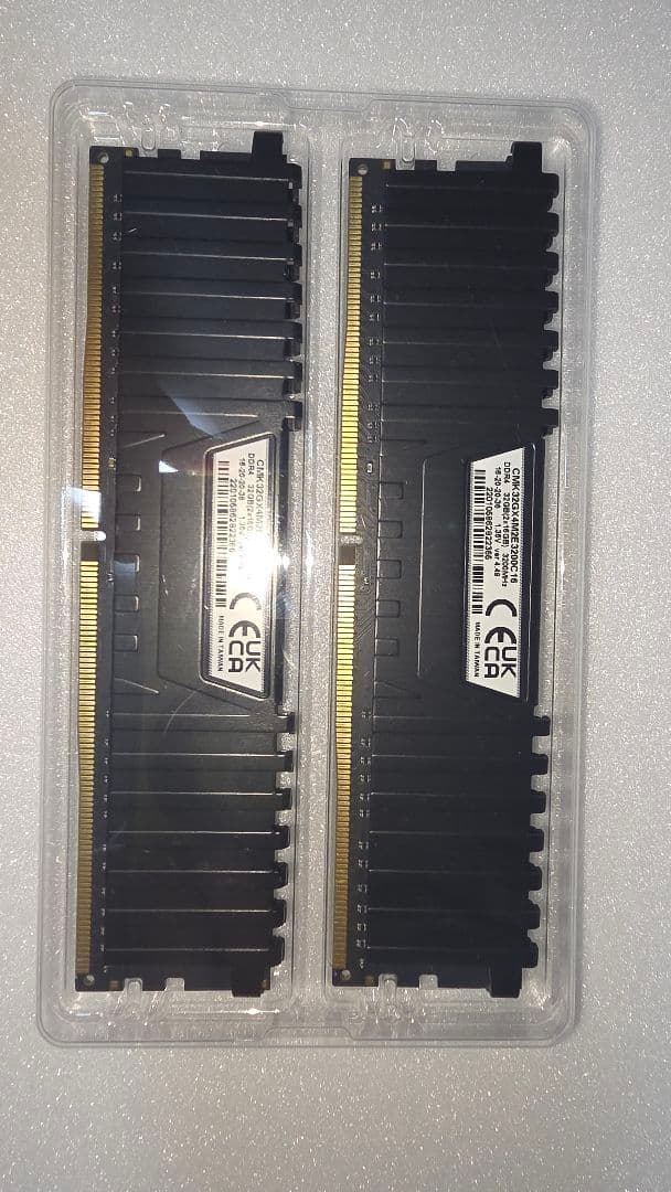 メモリー Corsair Vengeance LPX DDR4 32GB (2x16GB)