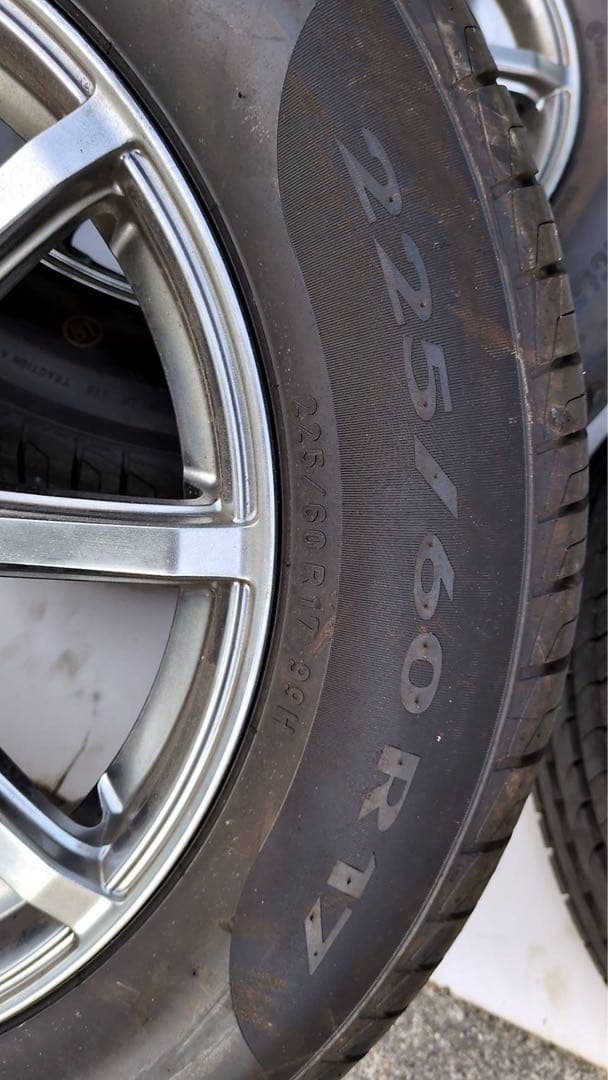 サマータイヤ　PIRELLI 225/60R17 クロームホイール 9スポーク