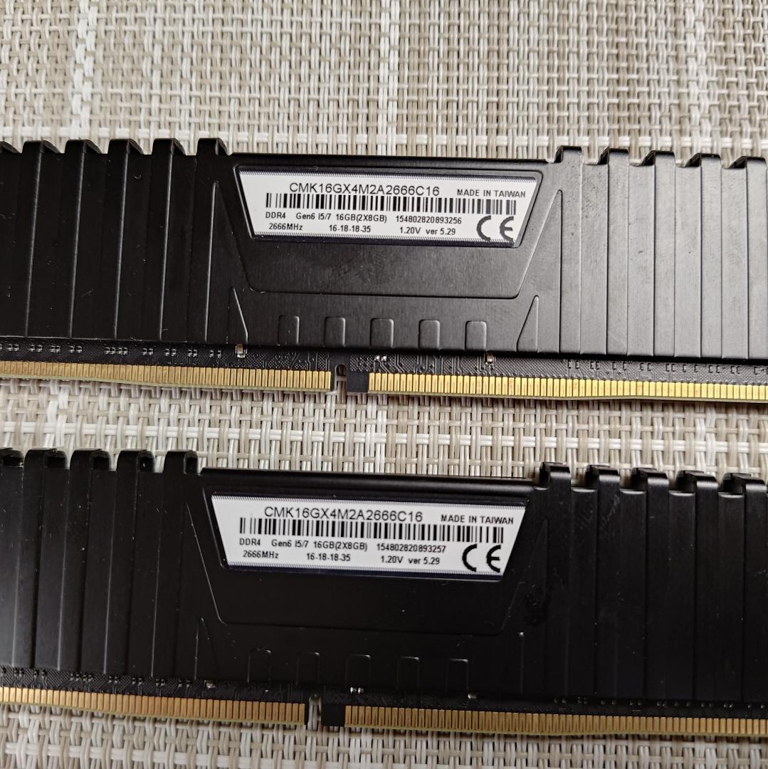 Corsair メモリー　 DDR4 16GB 2666MHz