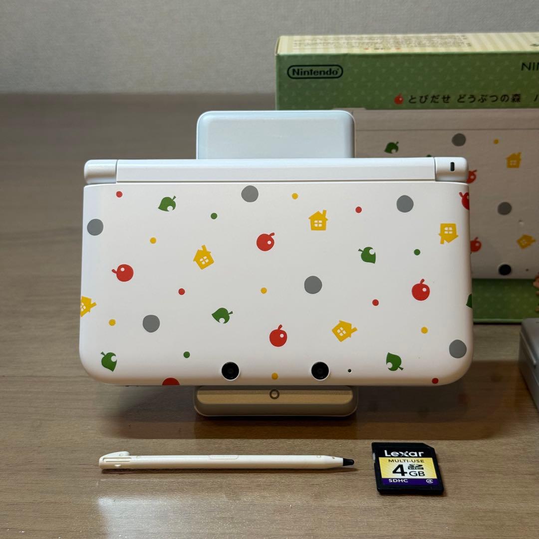 5-268【美品】ニンテンドー3DS LL とびだせ どうぶつの森 箱付き