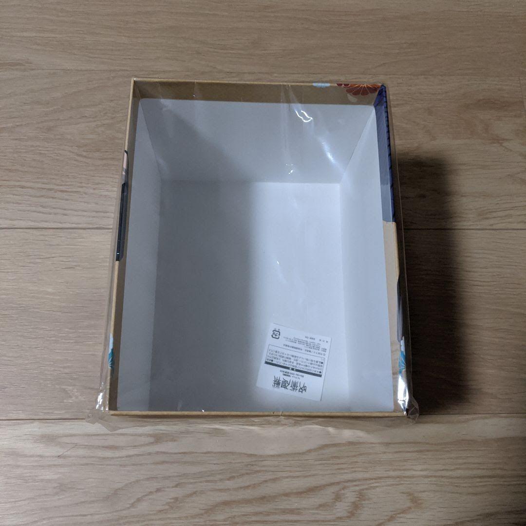呪術廻戦 Vol.1〜8　初回生産限定盤、全巻収納BOX、宿儺ライトキーホルダー