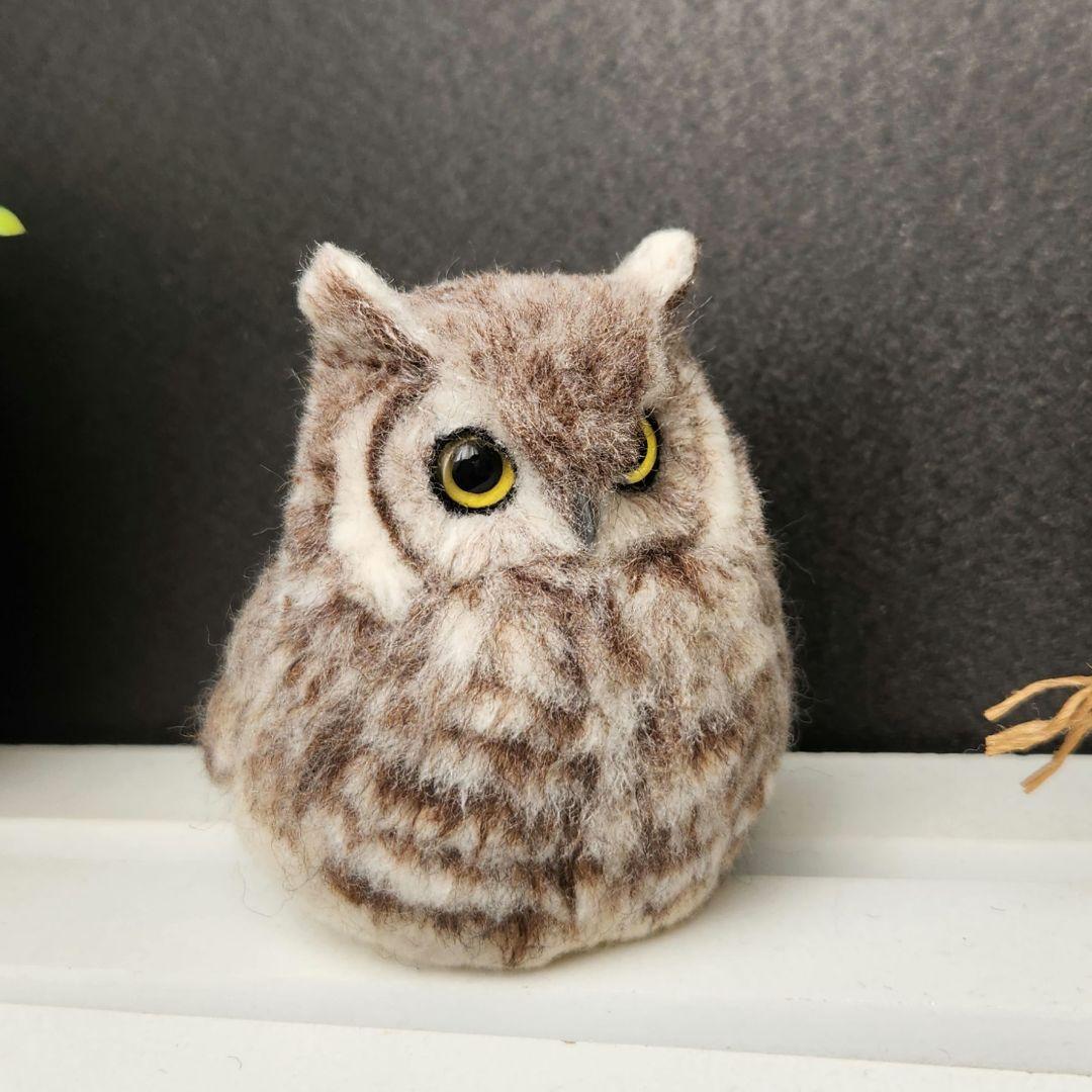 朱鳥さま専用のご購入ページ 小さなフクロウ置物　高さ約9㎝　2羽おまとめ
