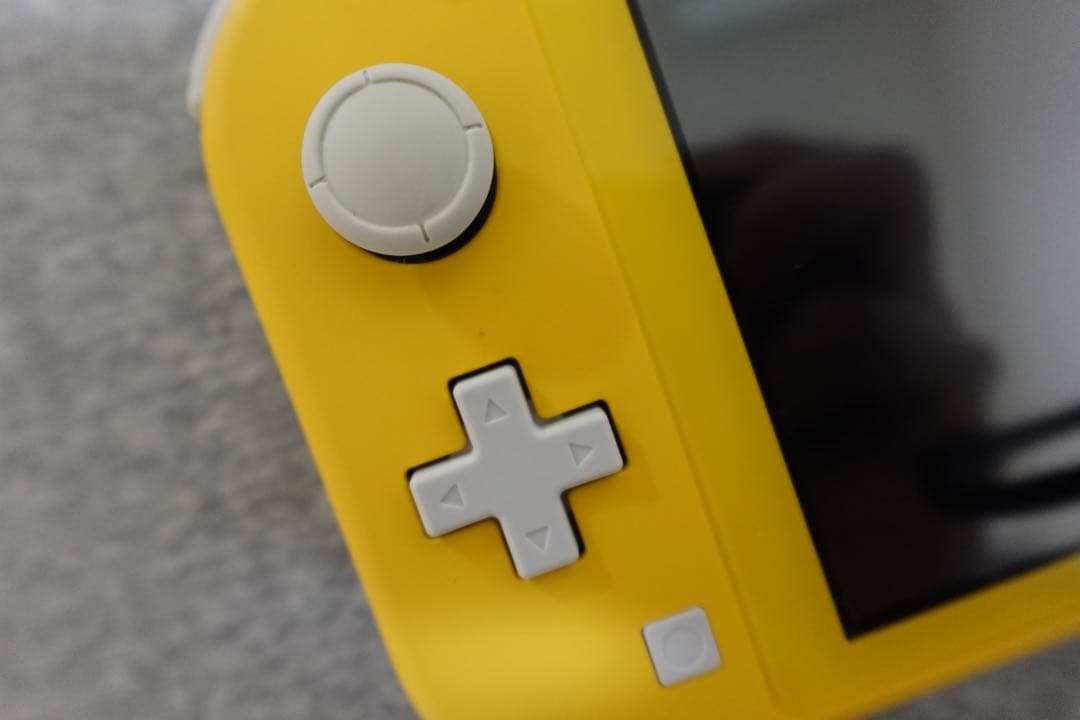 【本体のみ】Nintendo Switch Lite イエロー