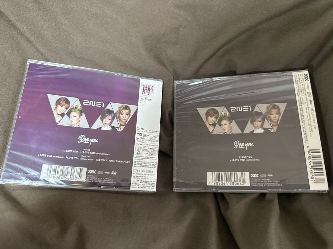 まとめ売り　2NE1 CD DVD