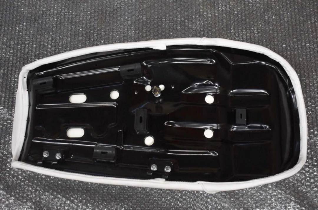 カワサキz1 z2 kz900kz1000 ホワイト 純正タイプあんこ抜きシート