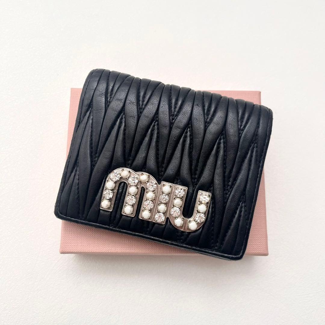 miu miu ミュウミュウ マテラッセ パール 二つ折り財布　0222-④