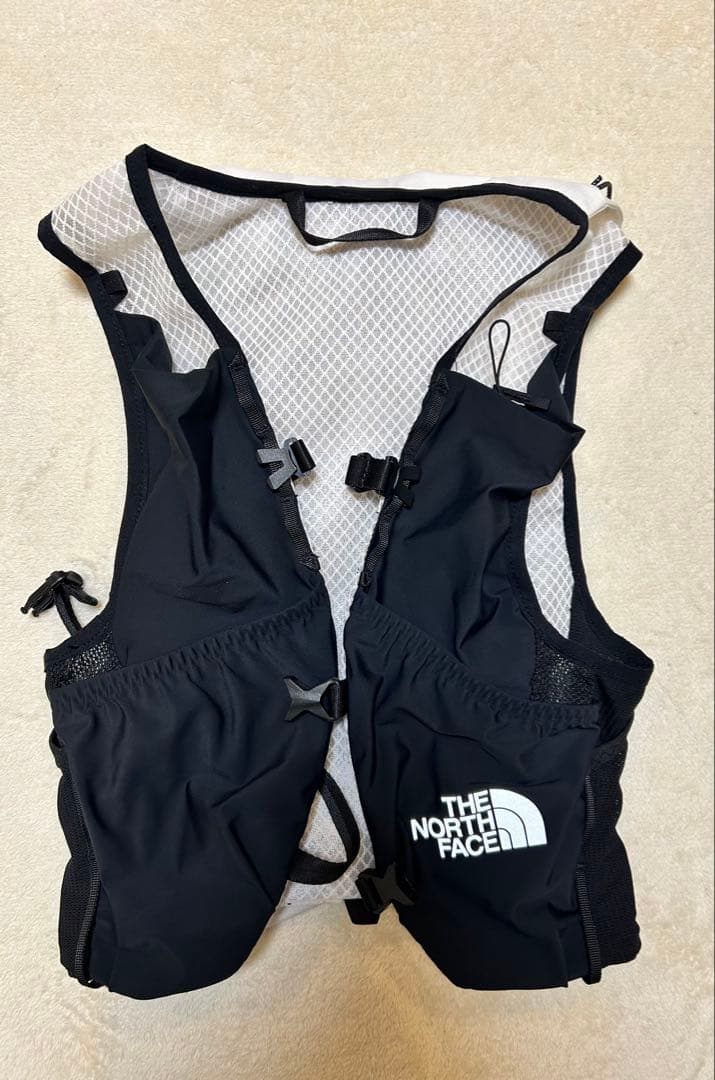 THE NORTH FACE TRID ブラック ランニングベスト　　TR10