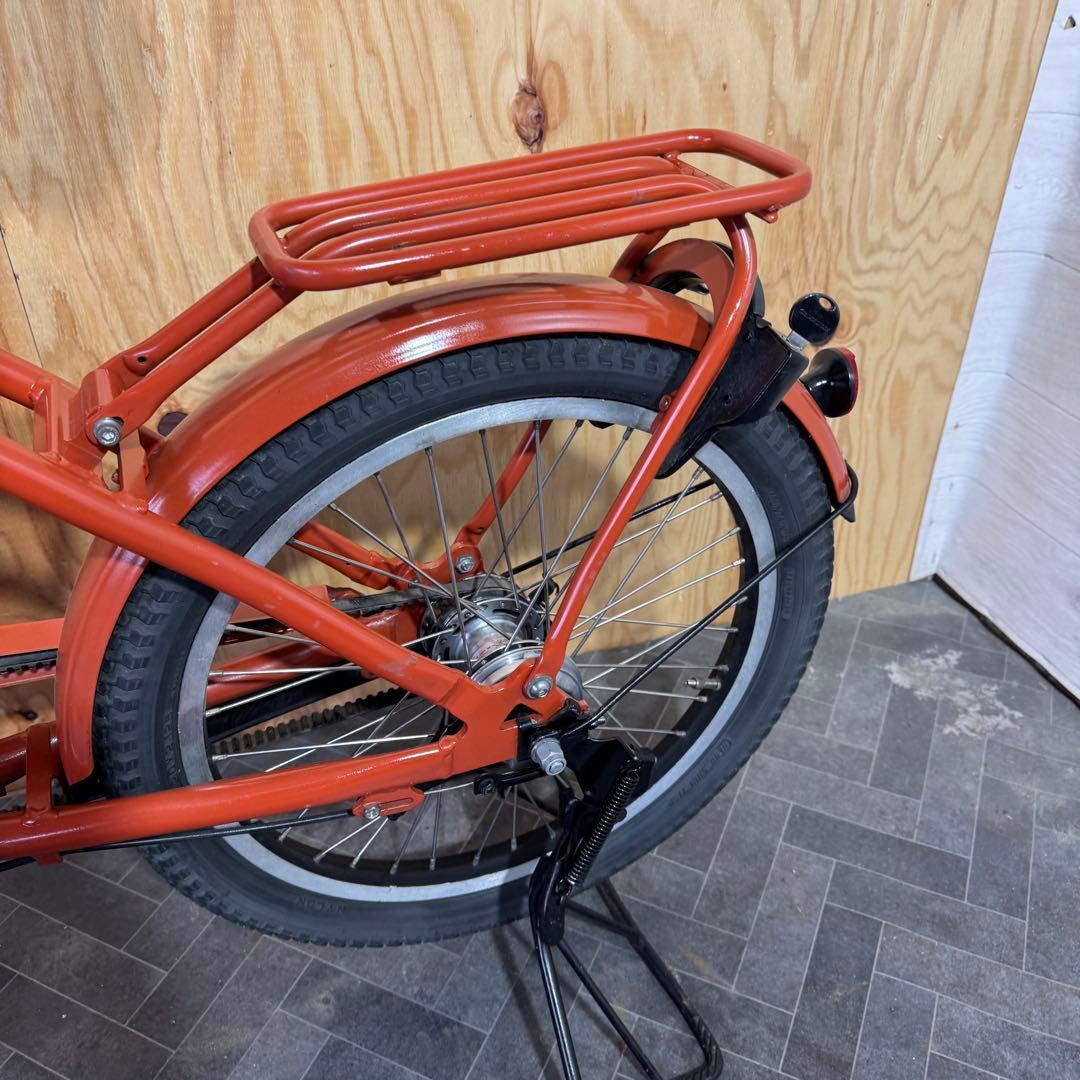 オレンジ色 電動アシスト自転車 シティタイプ