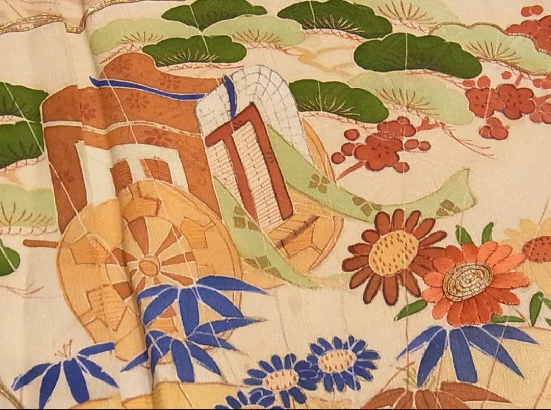 アンティーク着物　二尺袖大正ロマン　小振袖　駒刺繍　檜扇吉祥花文　正絹