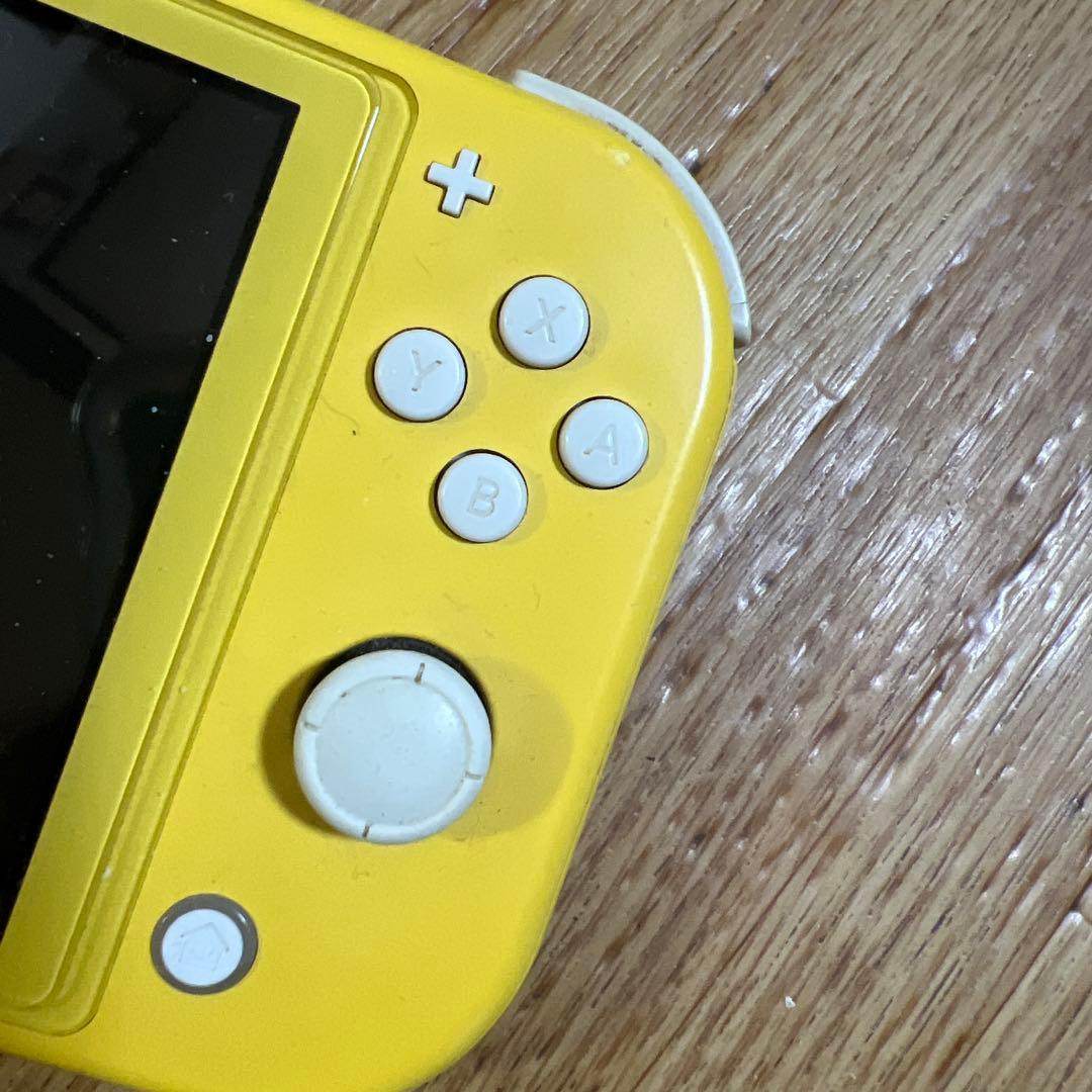 任天堂スイッチライト　イエロー　本体のみ