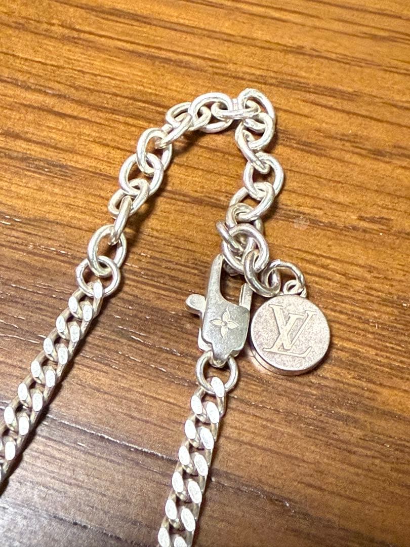 LOUIS VUITTON LVスパイク チャーム ネックレス　ヴィトン