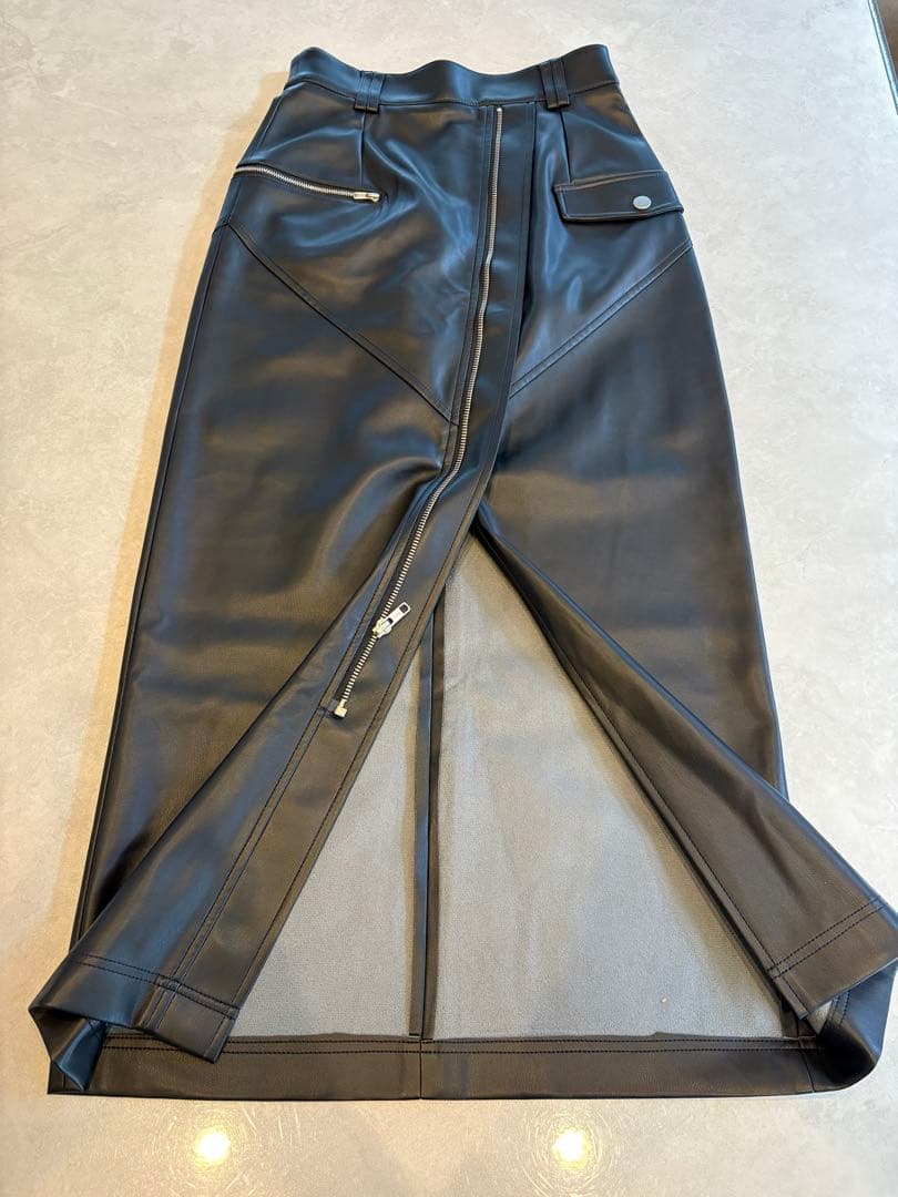 【新品未使用】【今期】MURUA ZIPスリットフェイクレザースカート