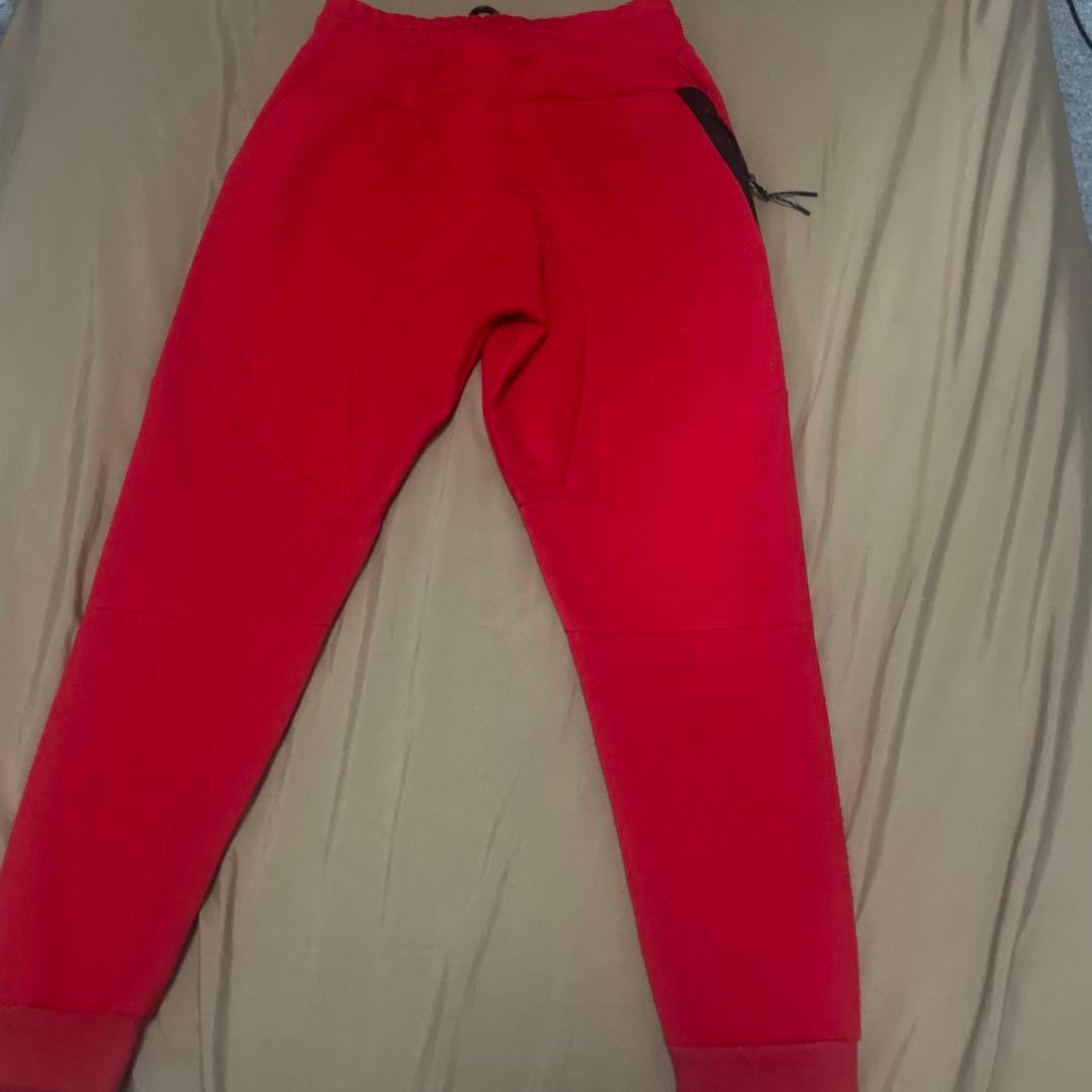 NIKE テックフリース赤 セットアップ