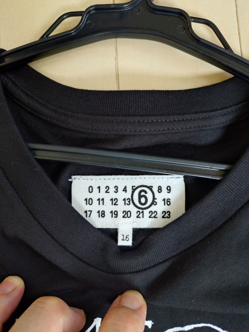 MM6　Maison Margiela（メゾンマルジェラ）ブラックTシャツ