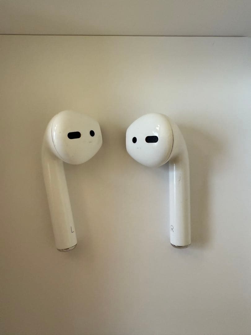 Apple AirPods 第2世代 ワイヤレスイヤホン ケース付き