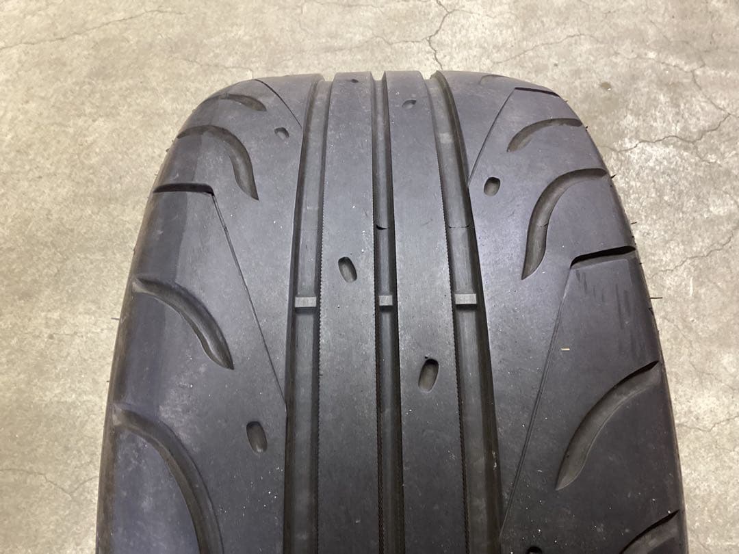 激安 255/35R18 アクセレラ 651 サマータイヤ 4本 送料込み