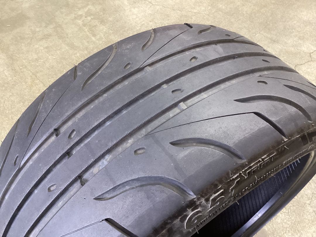 激安 255/35R18 アクセレラ 651 サマータイヤ 4本 送料込み