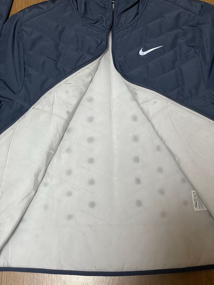ナイキ　NIKE ランニングウェア　ランニングジャケット　新品　L