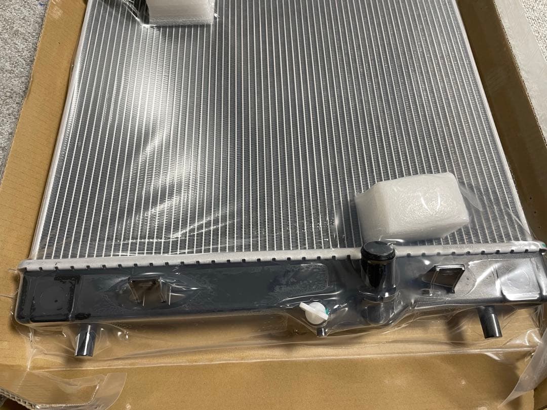 スズキ エブリイ DA17V DA17Wラジエーター[新品未開封]