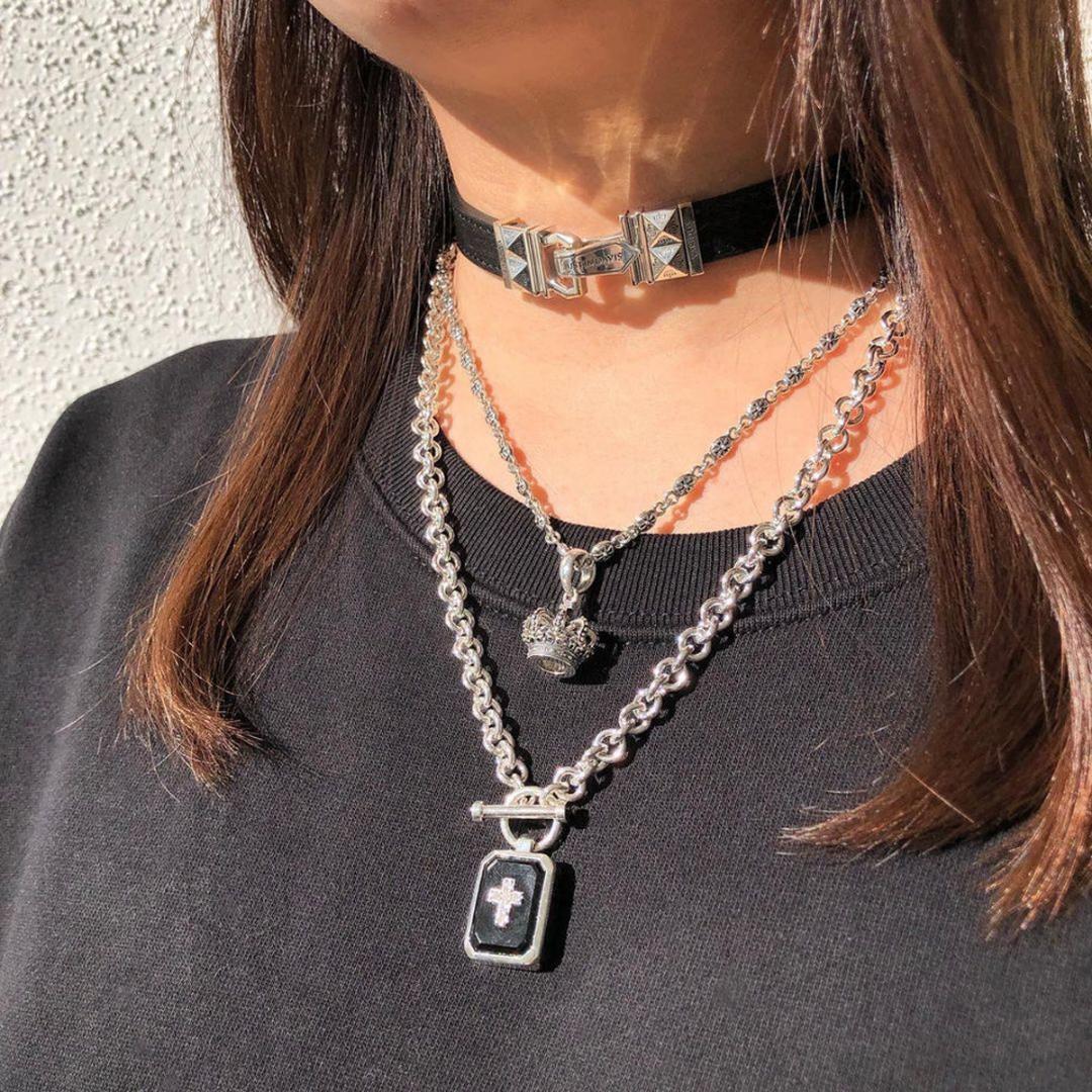 定価8.4万・新品★ジャスティンデイビス クロスネックレス（シャイニー・70cm