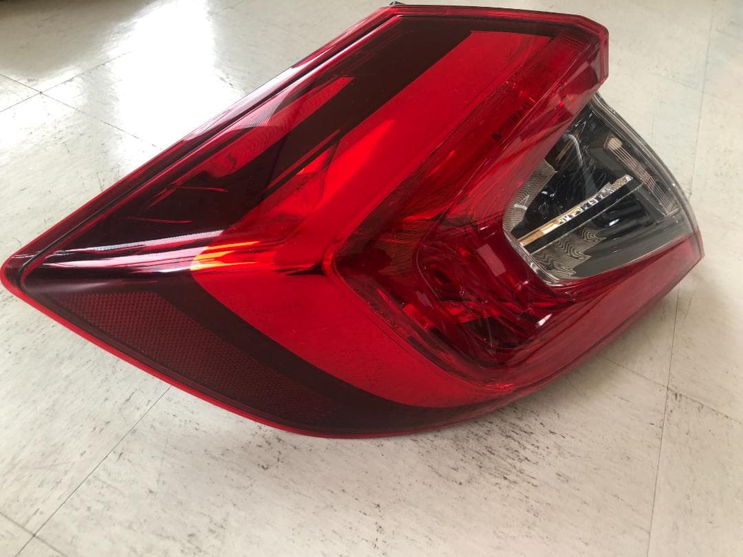 美品　シビック　FC1　LED　テールライト　左側　スタンレー　W2368