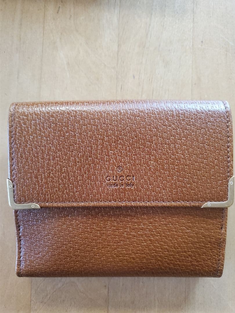 GUCCI ブラウン レザー 二つ折り財布　土日のみ9,999円→9,000円