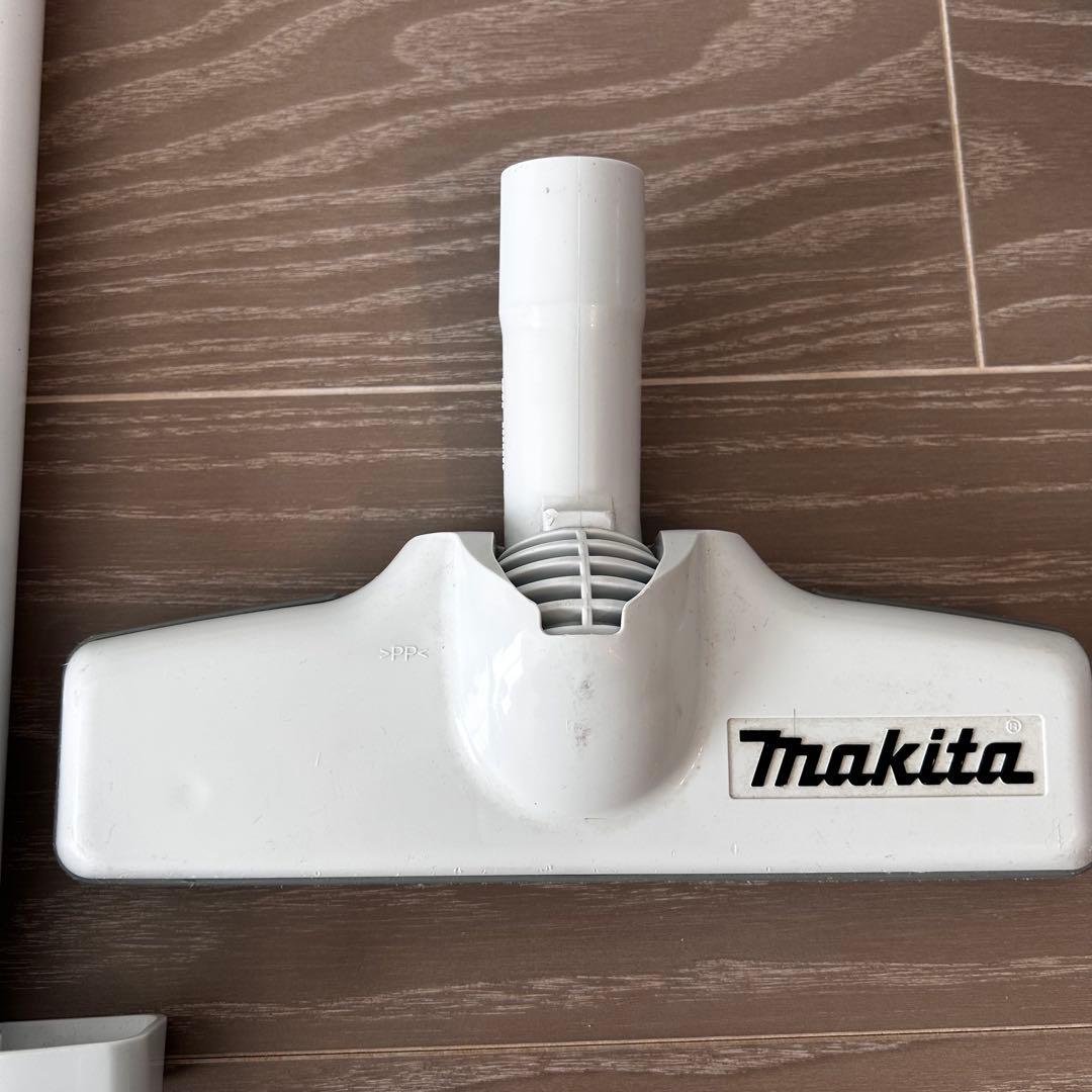 Makita 紙パック式スティック掃除機　CL182FD 本体と充電器