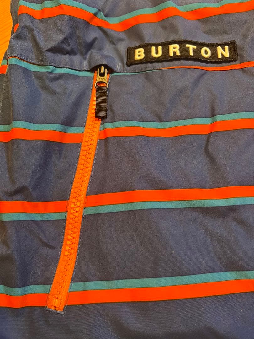 BURTONのスノーボード用ウェア