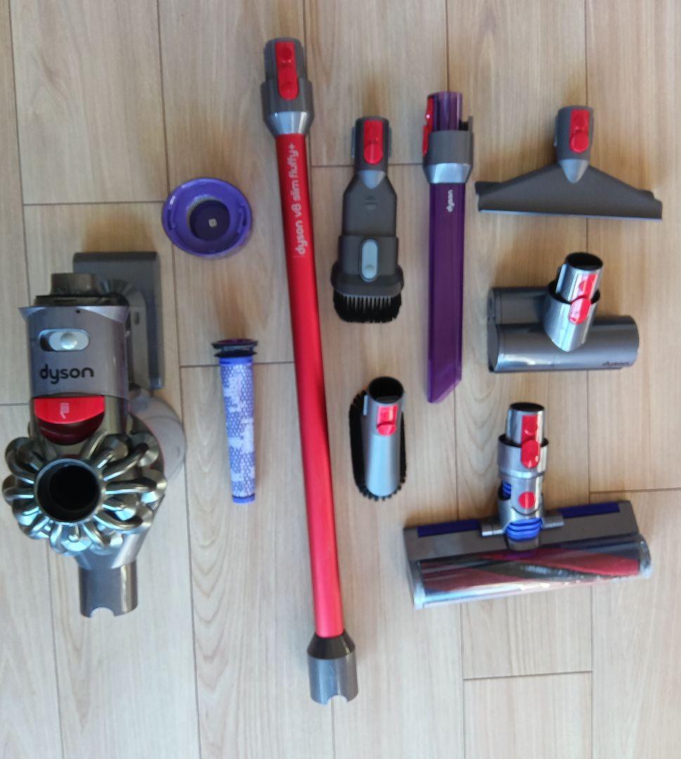 【値下げ】dyson v8 slim fluffy+ 本体　付属品　スタンド付き