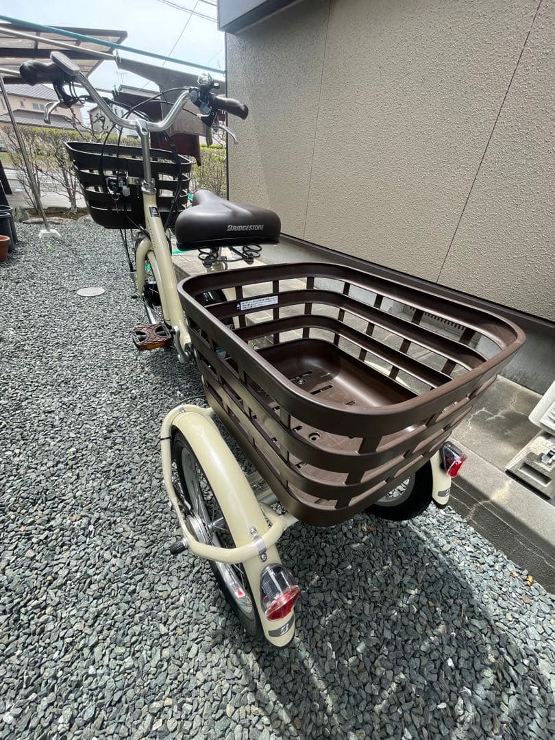 【電動三輪自転車】ブリヂストン ラクット（RAKUTTO）極美品／前後カゴ付き