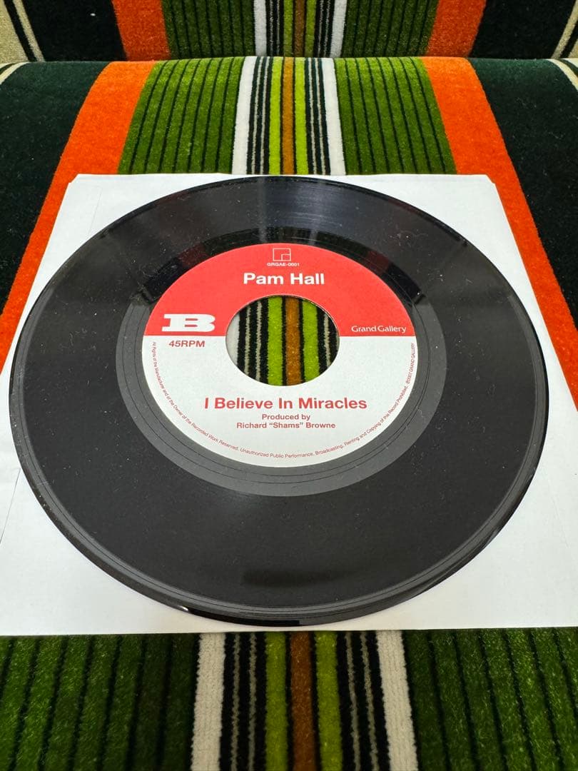Lukie D &Pam Hall 7インチ レコード it's A Shame