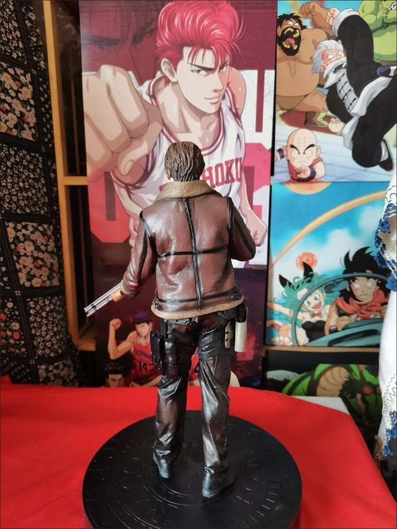 バイオハザード　レオン・S・ケネディ　フィギュア　塗装完成品