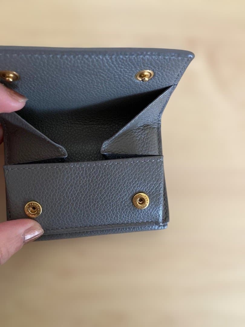 SAINT LAURENT グレー 三つ折り財布　美品❣️