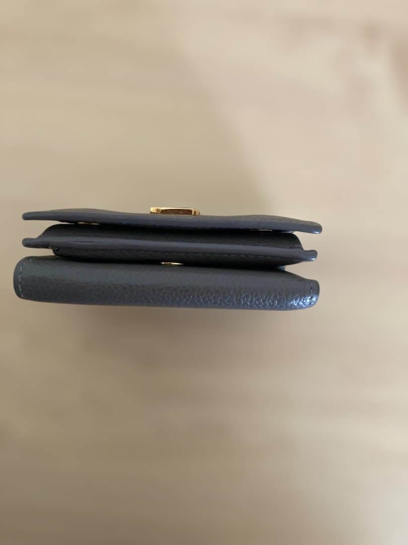 SAINT LAURENT グレー 三つ折り財布　美品❣️