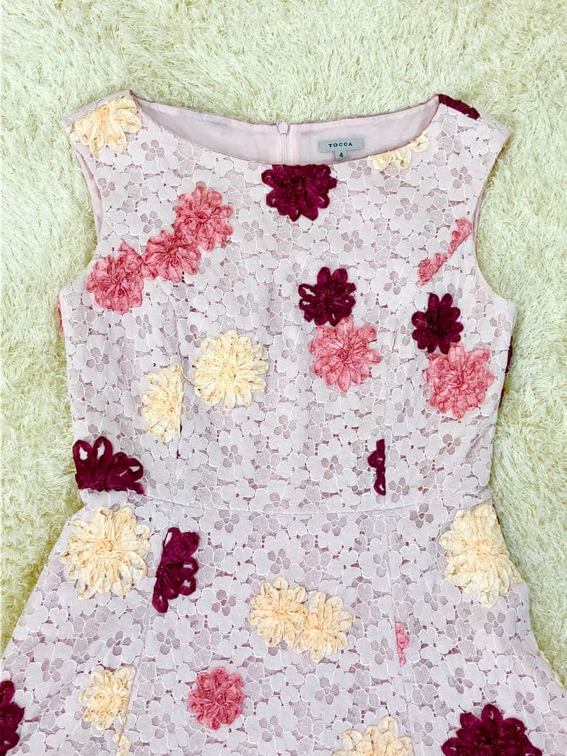 トッカ　ワンピース　ピンク　サイズ4 フレア　花柄刺繍　レース